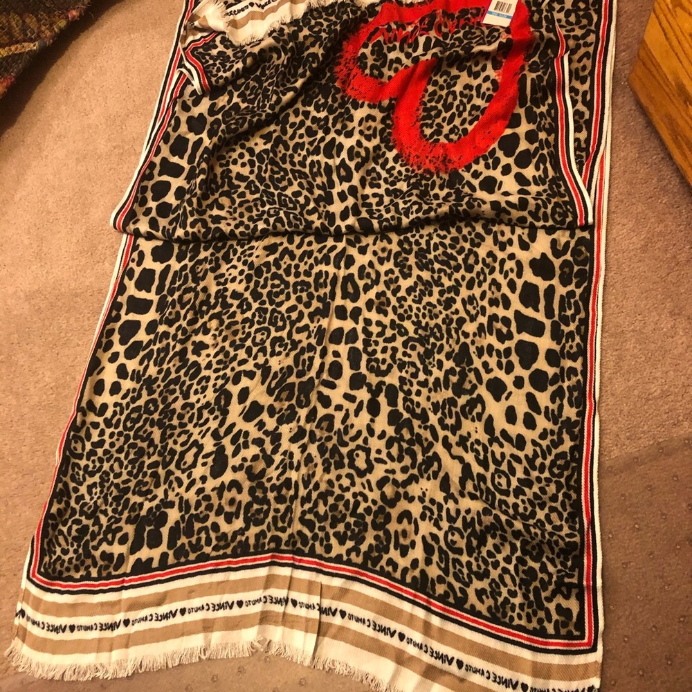 Scarf Vince Camuto NEW